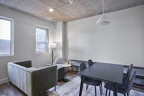 Corporate  Business stays in MTL DT