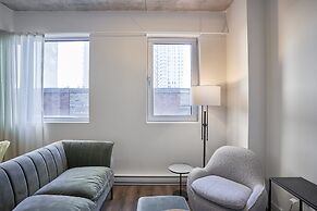 Corporate  Business stays in MTL DT