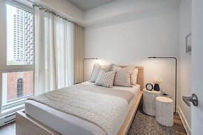 Corporate  Business stays in MTL DT