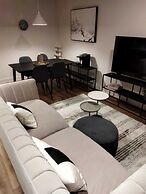 Corporate  Business stays in MTL DT