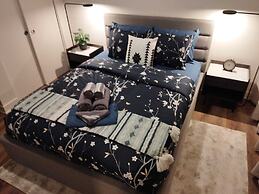 Corporate  Business stays in MTL DT