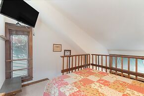 Manitou Lodge 11 Hotel Room by Alpine Lodging Telluride