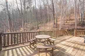 Moonshine Ridge Cabin with Hot Tub and Fire Pit