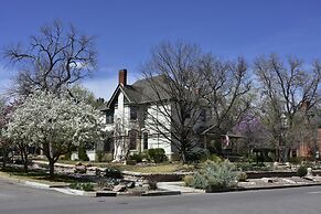 Downen House Bed & Breakfast