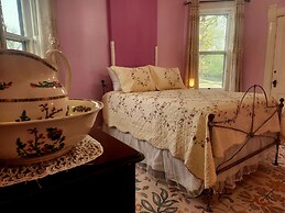 Downen House Bed & Breakfast