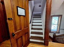 Downen House Bed & Breakfast