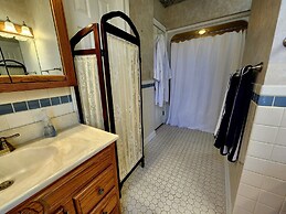 Downen House Bed & Breakfast