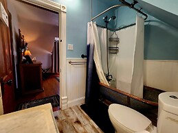 Downen House Bed & Breakfast