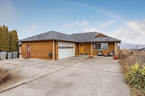 Westside Mountain View 2 Bedroom Home by RedAwning