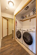 Westside Mountain View 2 Bedroom Home by RedAwning