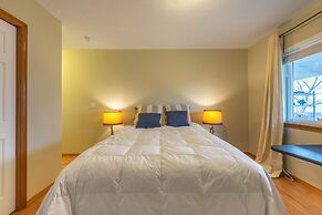 Westside Mountain View 2 Bedroom Home by RedAwning