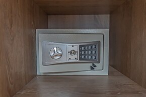 Royal Living Poblado