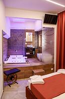 Twin Towers Naples Luxury