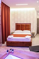 Twin Towers Naples Luxury