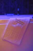 Twin Towers Naples Luxury