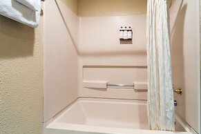 Manitou Lodge 4 Hotel Room by Alpine Lodging Telluride