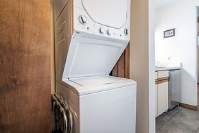 Manitou Lodge 4 Hotel Room by Alpine Lodging Telluride