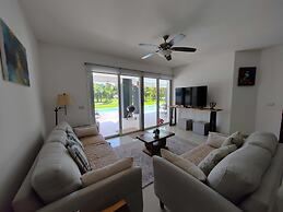 Stunning Ocean Front By Condo Boutique