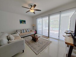 Stunning Ocean Front By Condo Boutique