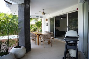 Stunning Ocean Front By Condo Boutique