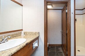 Mountainside Inn 118 1 Bedroom Hotel Room by Alpine Lodging Telluride