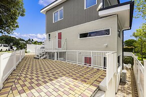 Brand New Retreat  Halfmoon Bay-Netflix