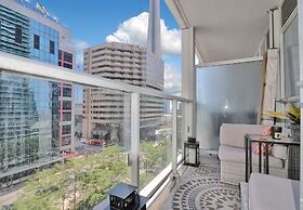 Bremner Blvd-CN Tower-Union Station