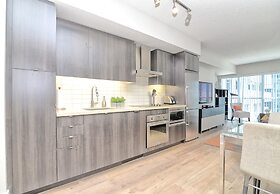 Bremner Blvd-CN Tower-Union Station