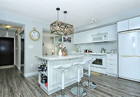 Bremner Blvd-CN Tower-Union Station