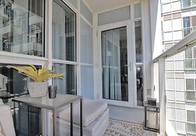 Bremner Blvd-CN Tower-Union Station