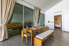 Large Private Pool Villa with 7 BR 7B