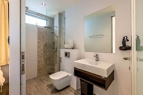 Large Private Pool Villa with 7 BR 7B