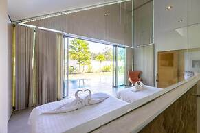 Large Private Pool Villa with 7 BR 7B