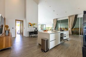 Large Private Pool Villa with 7 BR 7B