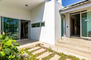 Large Private Pool Villa with 7 BR 7B