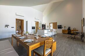 Large Private Pool Villa with 7 BR 7B