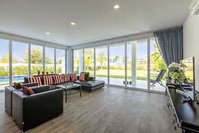 Modern 3 bedroom Pool Villa PG19