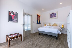 Modern 3 bedroom Pool Villa PG19