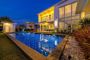 Modern 3 bedroom Pool Villa PG19