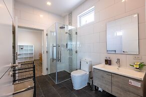 Modern 3 bedroom Pool Villa PG19