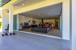 Modern 3 bedroom Pool Villa PG19