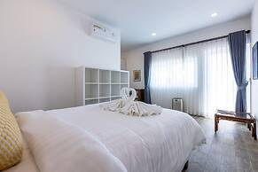 Modern 3 bedroom Pool Villa PG19