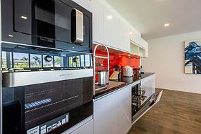 Modern 3 bedroom Pool Villa PG19