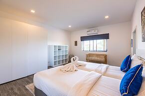 Modern 3 bedroom Pool Villa PG19