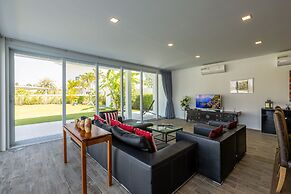 Modern 3 bedroom Pool Villa PG19