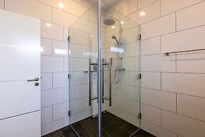 Modern 3 bedroom Pool Villa PG19