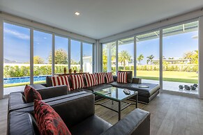 Modern 3 bedroom Pool Villa PG19