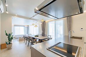 Crystal Villa Bayside