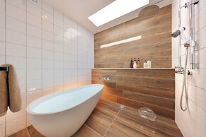 Crystal Villa Bayside