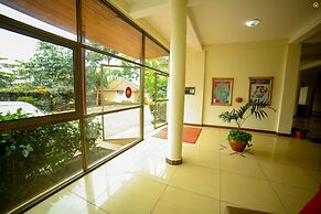 Lakefront Hotel Entebbe